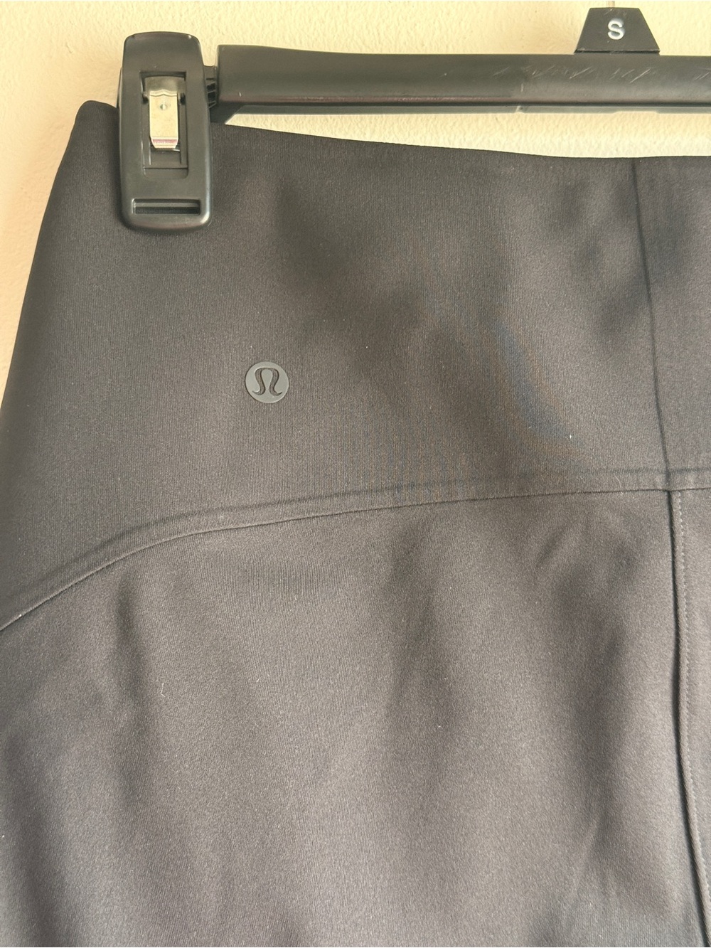 Lululemon Black Straight Leg Pants High Rise Stretch Work Travel Size 6 - Picture 6 of 9